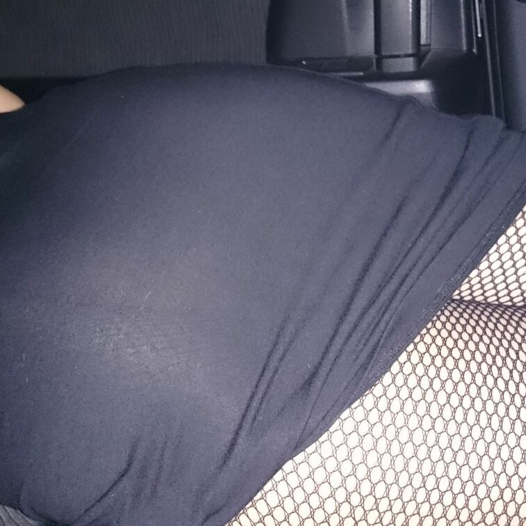 パンスト透けて見えてる💦⁉️