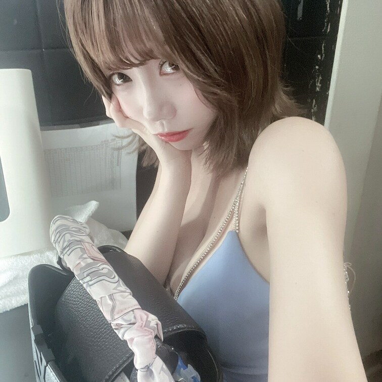 髪巻いてみたよ❤️
セクシーになったでしょ？😈