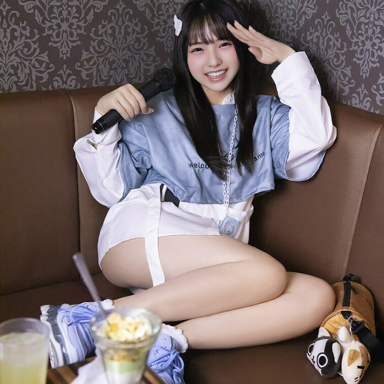 なぎちゃんとカラオケ行ってきましたﾋﾞｼｯ!!ヽ(•̀ω•́ )ゝもちろん残酷な天使のテーゼも歌いました👊🔥

あと