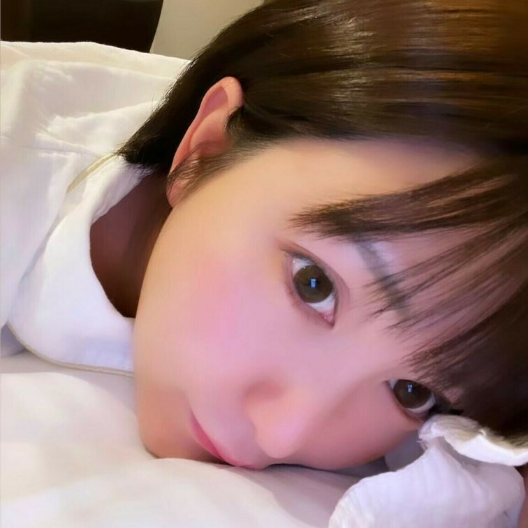 こんにちは丸の内OLレイナです！
9月はmyfansアカウント開設を記念して、
本来有料のオナニー動画がなんと3本も