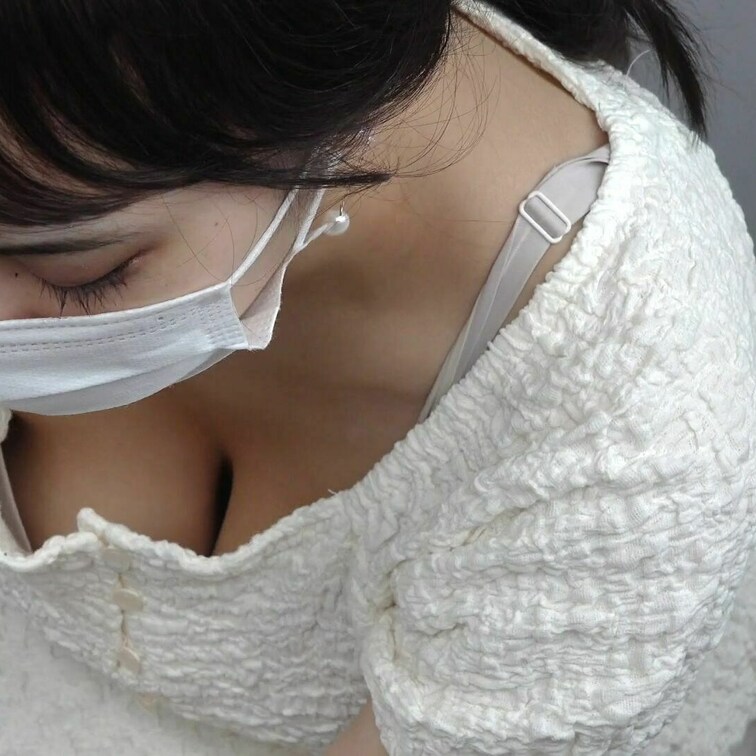 ちょい見せ。本編はこちらから→
#07【陶芸中の胸チラ】3色エロ乳首!スライム爆乳✕ハーフ美女✕ポニテ美人