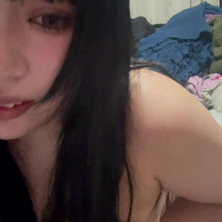 13分オナニーの一部だよ
気持ちよくて甘い顔してる
うちのお腹のお肉も愛してね


