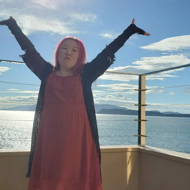 りほさん。私がスカウトして混浴オフ会に連れてきました。どうなったのかは「ぽっちゃりヌーディストりほ」にて公開してます。こ