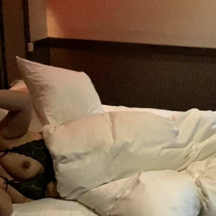 💕○○○を送り出して朝からラブホでハメ撮動画②💕
今回もライトは全灯では無いですが、家ではない違う空間なので声を出して