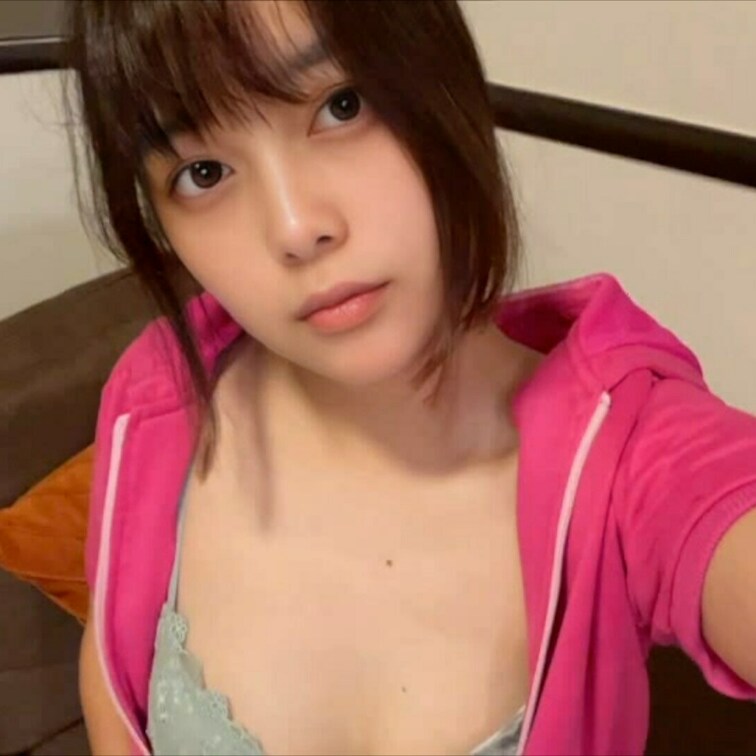 【ファン限定フル動画】🎁

声がうるうるして可愛い声の女子大生の自撮りオナニー。