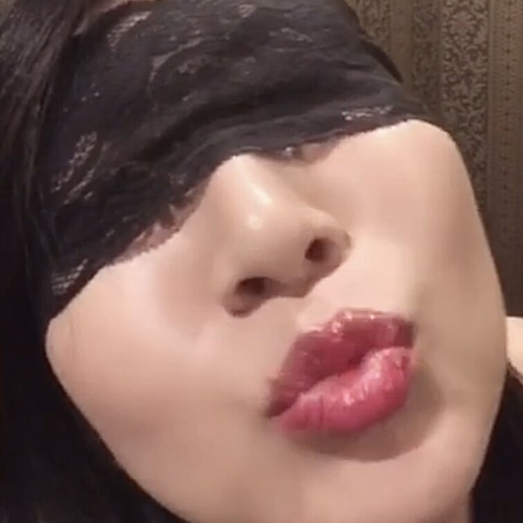 チュー💋💋💋
貴方のお好きな様に使ってね🤗💕

動画ではいっぱい誘惑しながら優奈がキスを求めてきますよぉ〜💖💖💖