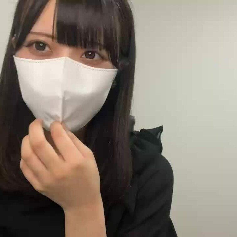 【りん 18 歳】

りんさんのライブ配信動画です
生配信 だと、1 回の有料配信を視聴すると、おおよそ平均 5,