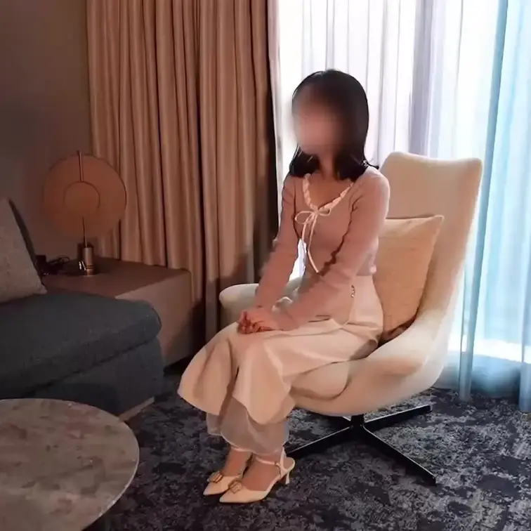 本編目出し
【処女卒業】19歳 初めての潮吹きS〇X。パリ留学前の記念セックス一部始終。

「私来年からパリ留学行