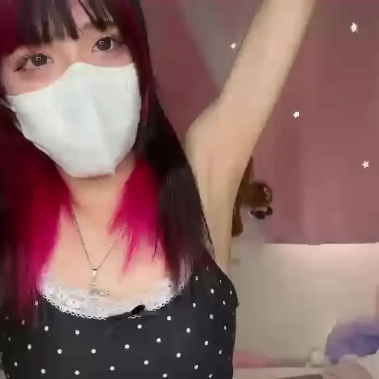 【みれい 20 歳】

みれいさんのライブ配信動画です
生ライブ配信だと、1 回の有料配信を視聴すると、おおよそ平