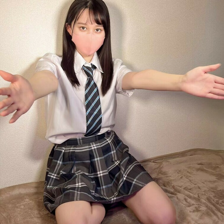今日2回目のパシャリ📷✨
いつも見られているのを想像しながら楽しく撮影してます…///
なのでコメントやスタンプ、と