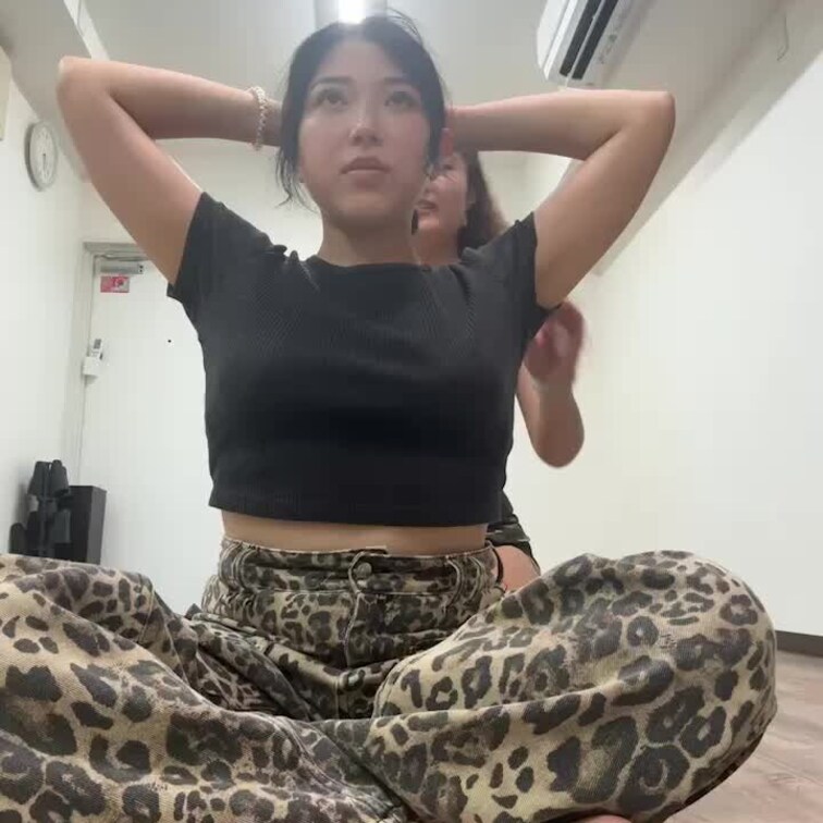 皆様大変お待たせしました！
今回のくすぐり動画はこちらです👍

是非いっぱい見てあげてくださいね(  ˆОˆ  )