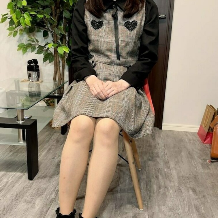 【個撮】おっとり系細身の勤勉JD。生活の為に何でもやります！初イラマからの初生ハメ膣奥大量中出し！

＝＝＝＝＝＝＝