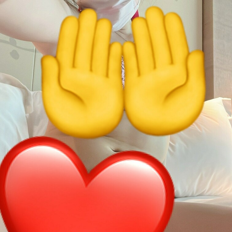 【無料公開】今日の下着👙💕
←(左)これが こう(右)→

ローアングルで撮ってみた📸
すっぴんでごめんね(m´
