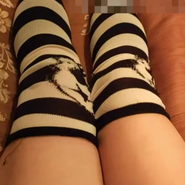 足舐め脚フェチプレイ
たっぷり言葉攻めしてもらいました。
(Kさん 24歳)ありがとうございました！

・作品の
