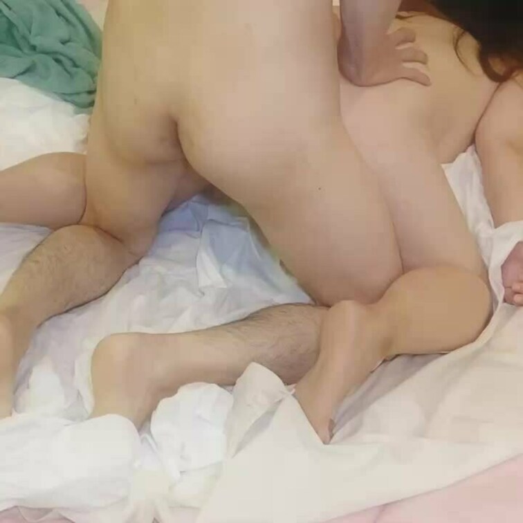 叔○○○さんから動画が送られてくるんですけど本当に記憶がないんです。意識が戻ったときにはアソコから男性のが流れ出てたり、
