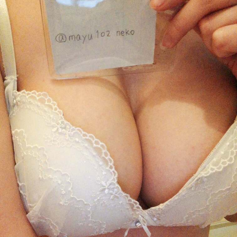 普段はコンカフェ嬢やってます。
裏垢です🍑