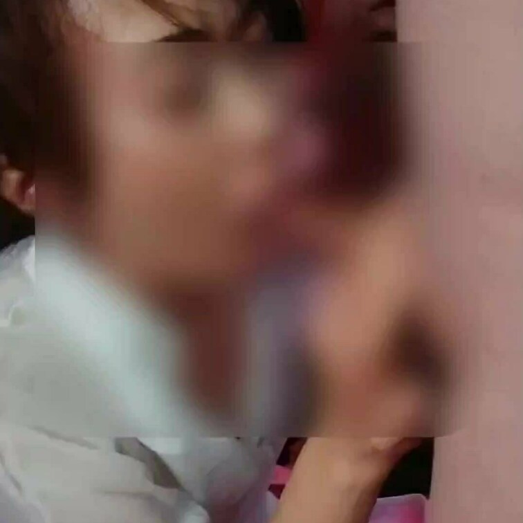 なんだかモザイクが・・・

新作宴の始まり💖(携帯ver)
クンニをしてもらい盛り上がってる嫁さん
続いて皆さん