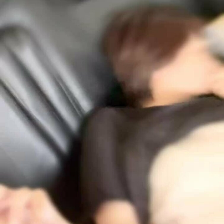 我慢できず
近くの駐車場で
車内で❤️❤️❤️