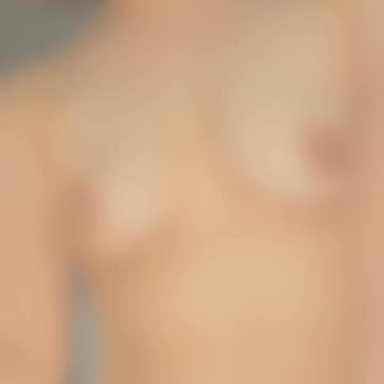 
普段は○○○局で働く真面目な彼女。
ベッドではドMに。
アナルも開発済み。
複数、貸出してみたいな。
どなた