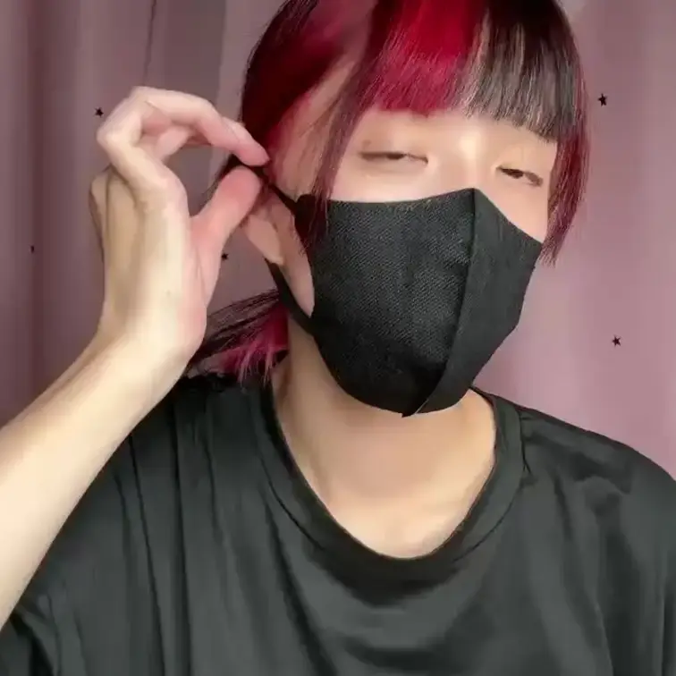 【みれい 20 歳】

みれいさんのライブ配信動画です
生ライブ配信だと、1 回の有料配信を視聴すると、おおよそ平
