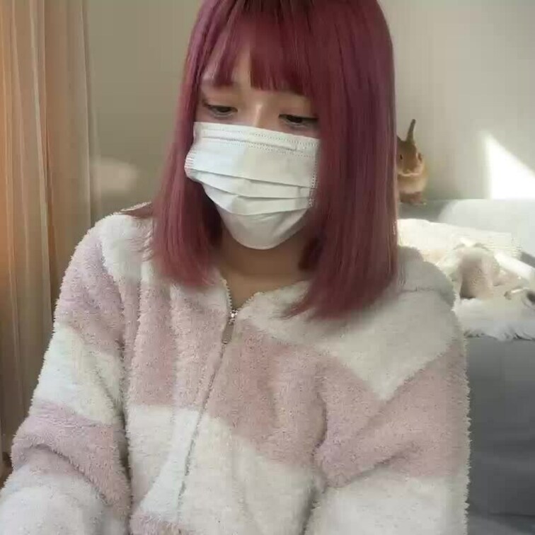 【みれい 20 歳】

みれいさんのライブ配信動画です
生配信 だと、1 回の有料配信を視聴すると、おおよそ平均 