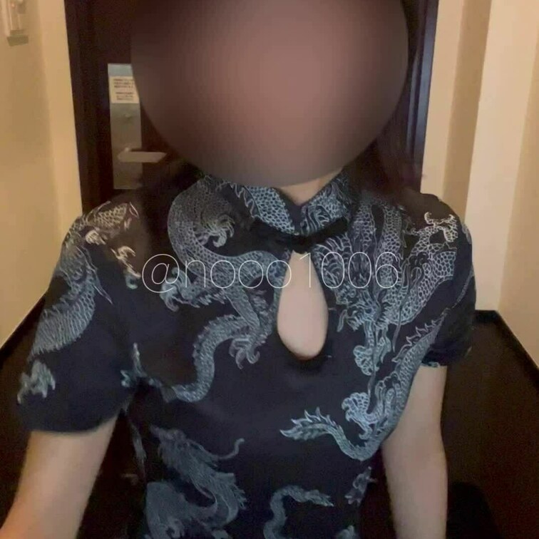 ネカフェでビニール袋被って○○○オナニー。
段々息が荒くなって苦しいのに途中から頭がぼーっとしてフラフラになりながらバ