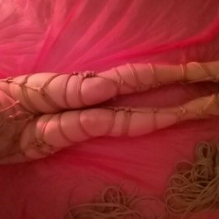 雰囲気作って自縛オナの時いつも撮りたくなる
そんな写真集