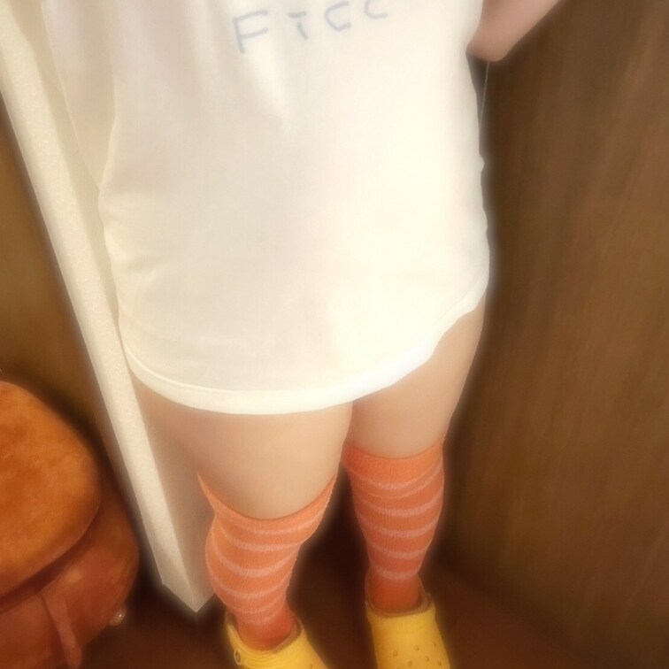無料ムチムチお腹お写真