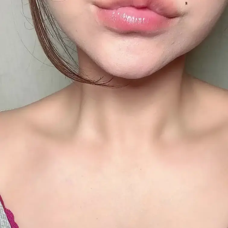 👅おちんぽを喉奥でずっぽし咥えて……


あぁ、喉奥が堪らない。


大量に溢れ出す唾液と共におちんぽをグチョグチョに………


卑猥な音も、ひょっとこフェラも……


君のおちんぽを弄ぶのが楽しくて堪らない👅👅👅
