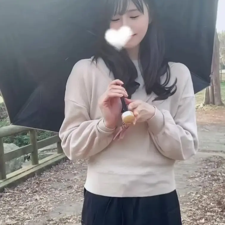 右上のいいねを押してから見てくださいね🐰🎀

女友達に手コキみたいと言われたシーンです…
あなたはどう見えますか？