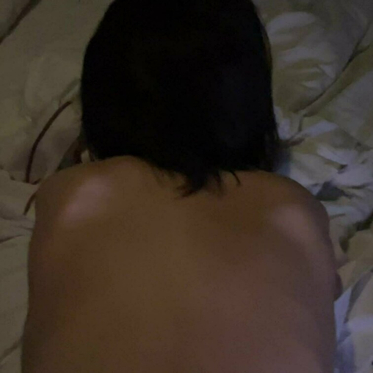 人妻とバックでハメ撮り