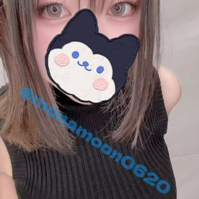 ノースリーブニットの季節(?)