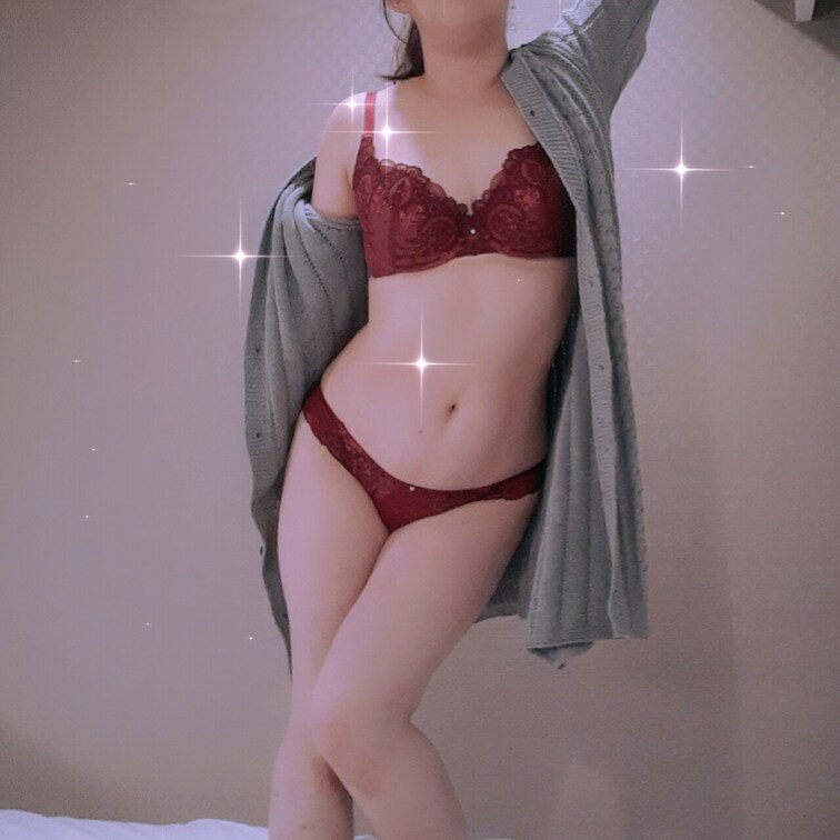 クリスマスデート、したかったなぁ

冬の寒い日はホテルでおこもりデートが好きです❤