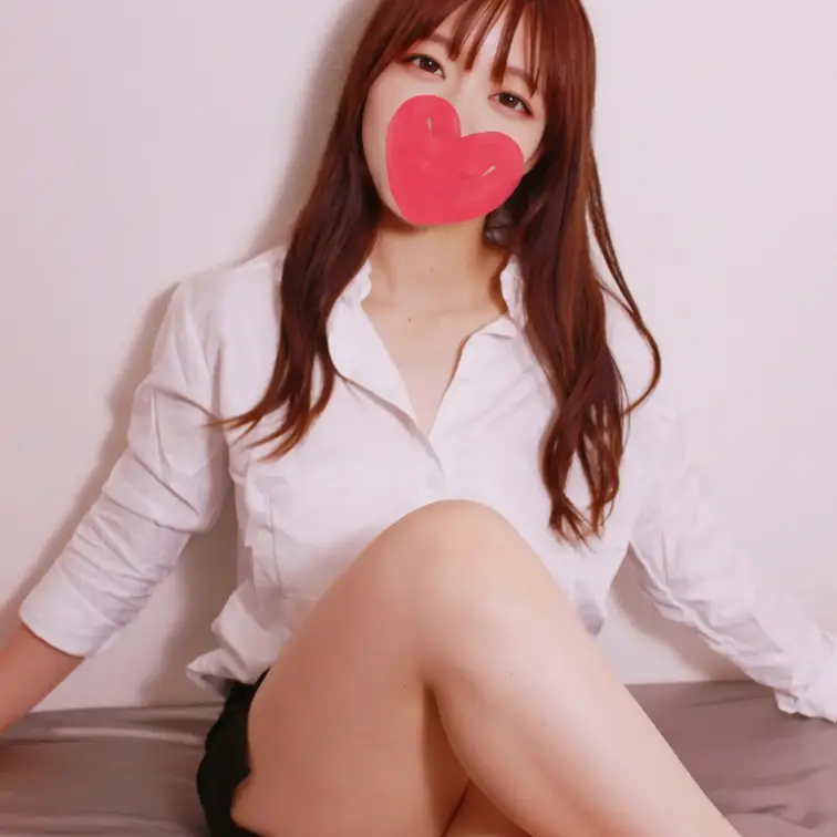 私は都内で働く20歳のOL、木村 める（めるる）🐰✨

猛暑の夏、汗と疲れを抱えて丸の内のオフィスから帰宅する私の日
