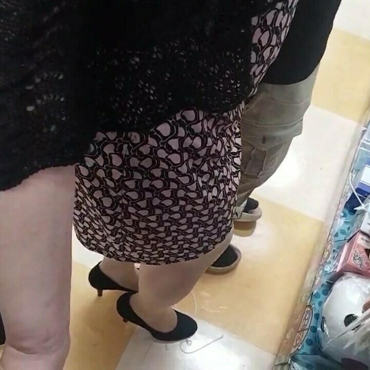 殿堂のお店で男性客が近寄ってくる！