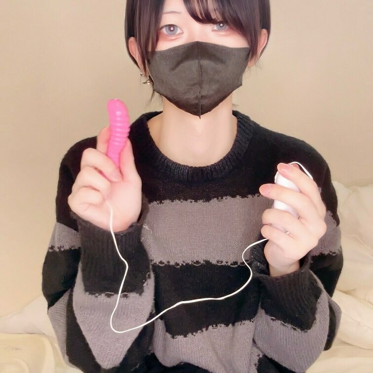 初めて電動のおもちゃ使ってアナルオナニーしてみたよ〜！！
夏休みの今月投稿たくさん頑張るからお楽しみに〜！！！！
