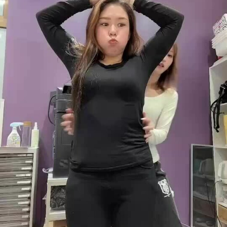 皆様いつもご購入ありがとうございます☺️
今回のくすぐり動画はこちらです👍

是非見てあげてくださいね(  ˆОˆ