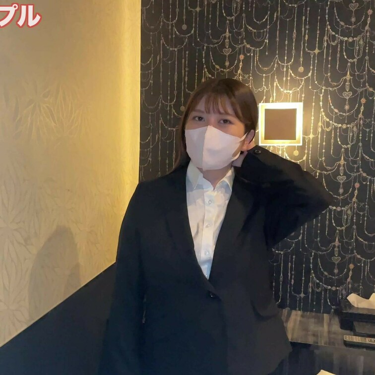 こんばんは、れいです❤️
今回はスーツ姿です🥺
普段スーツは着る事ないので似合ってるかな？？
来年から社会人になる