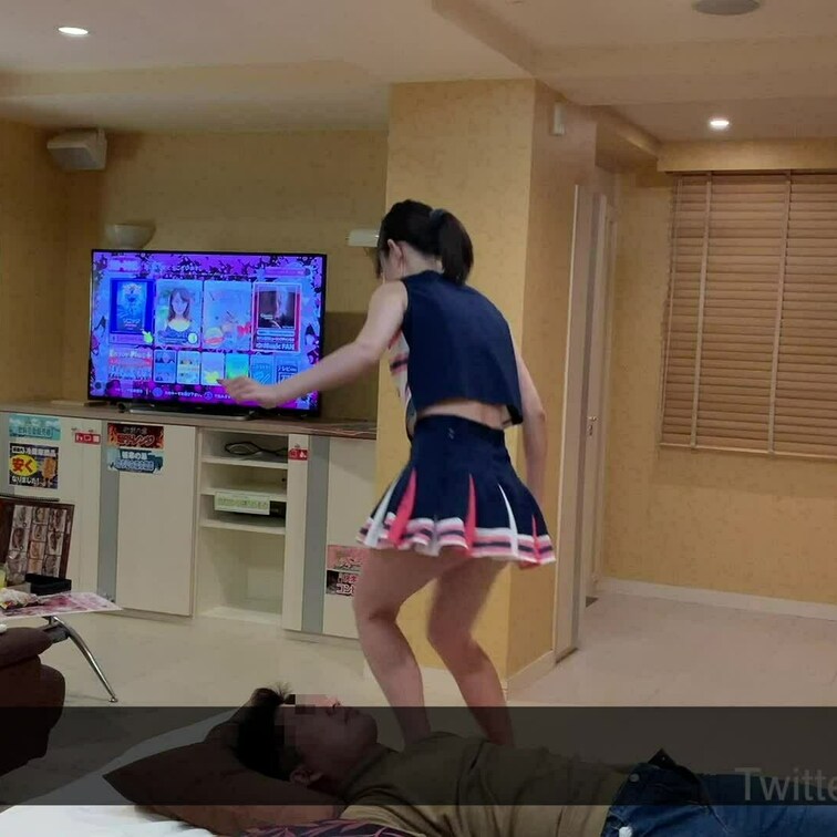 M男の顔を踏む前に枕を置いたり、優しい美○女です。
（やってること自体はえげつないですが…）