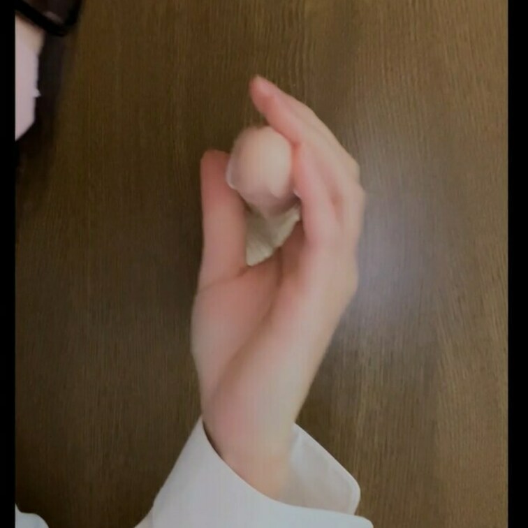ディルドに白クリームぬってエッチなお○○○さんのセリフを言いながら手コキしました