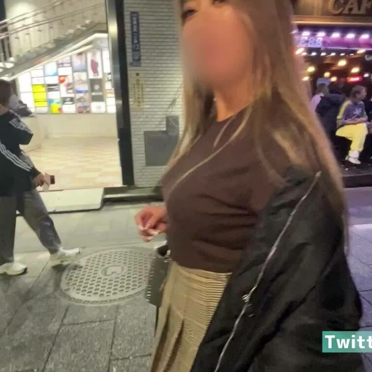 ｜性獣Sachi｜F｜part1｜

むちむち黒肌ギャル🖤
おっきなお尻🍑と唇のほくろ🫦がチャームポイントのS●X