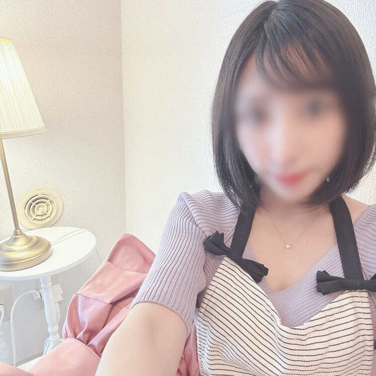 こんばんは人妻ゆうです💋

お久しぶりの写真投稿🩷


いつもお料理する時のエプロン姿だよ✨


料理を