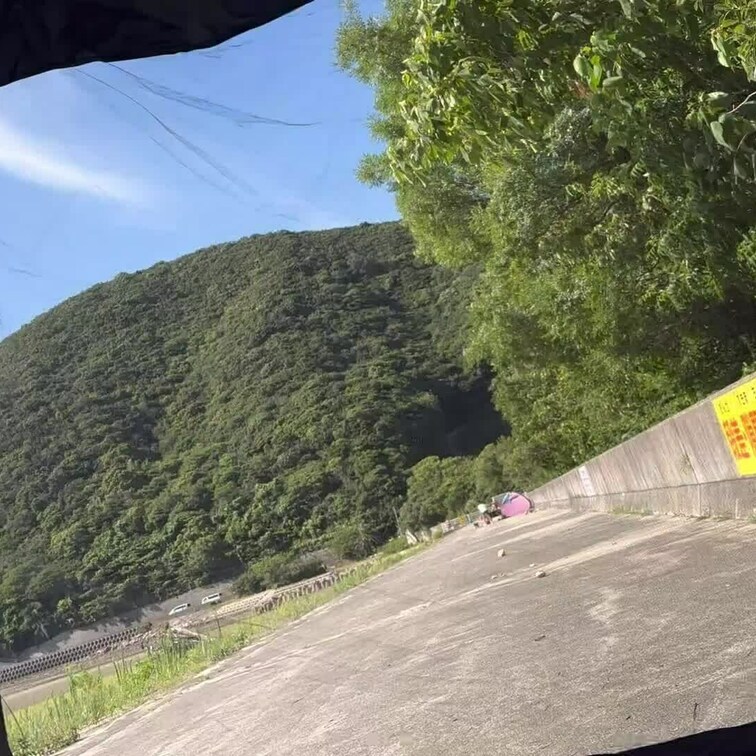 海でハメ撮り中編です😍💖

途中からの主観モードは大迫力ですよ🤭💓

こんな杭打ちピストンされたら我慢できません
