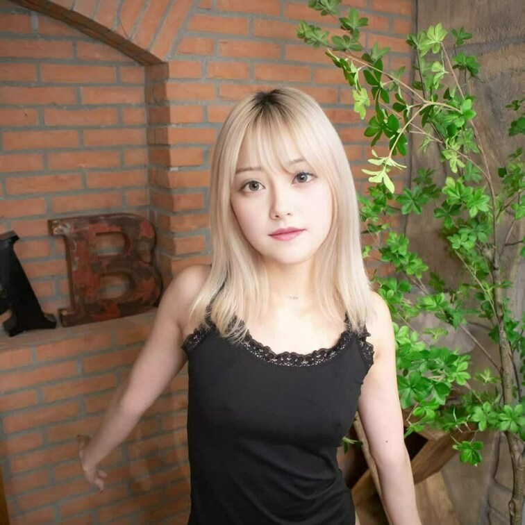 いいね💕してから見てくれると嬉しいな♪

乳首すけっちゃってるかな？🫣





＃手コキ#足コキ#乳首