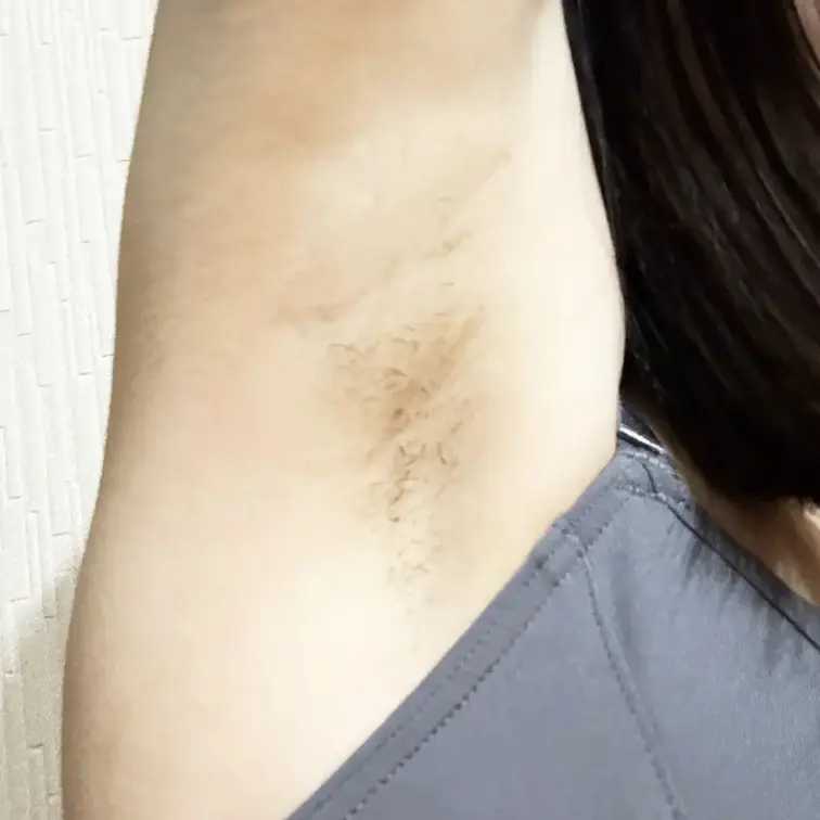 ご主人様に腋毛を伸ばすよう命令されてます