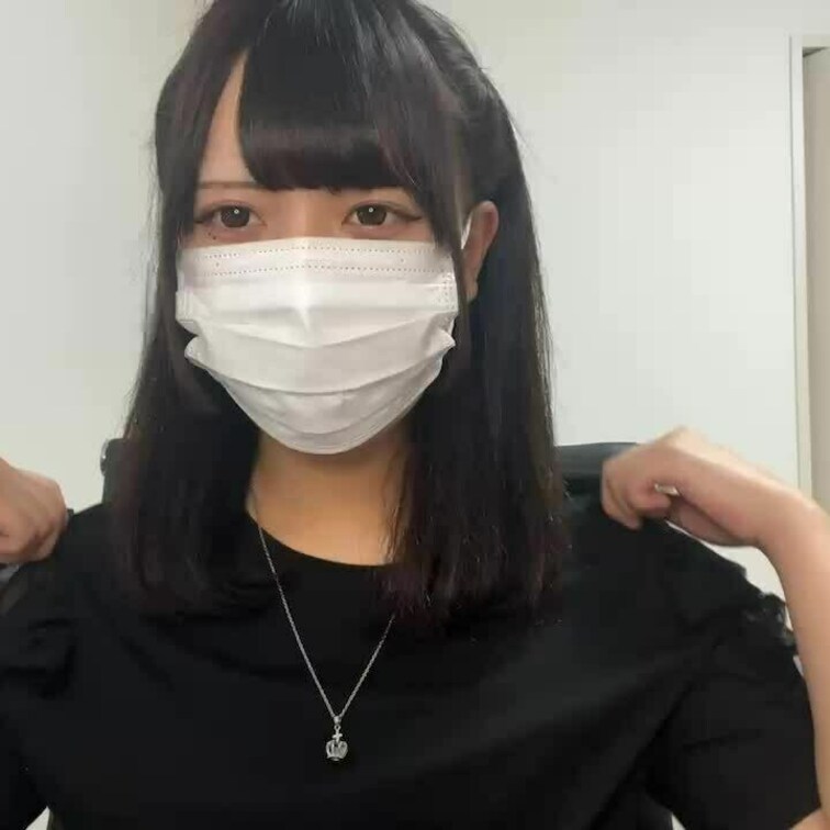 【りん 18 歳】

りんさんのライブ配信動画です
生配信 だと、1 回の有料配信を視聴すると、おおよそ平均 5,