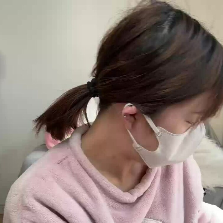 【みれい 20 歳】

みれいさんのライブ配信動画です
生配信だと、1 回の有料配信を視聴すると、おおよそ平均 5