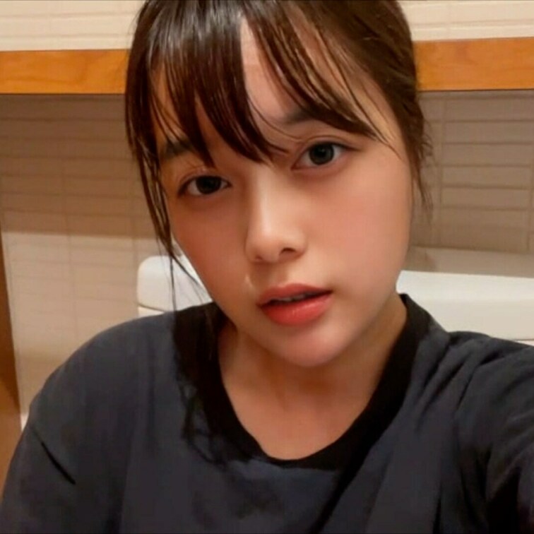 【ファン限定フル動画】🎁

【おまんこの中沢山見せます】ト◯レの中で喘ぐのを我慢してオナニーでイク。沢山ももかのおま