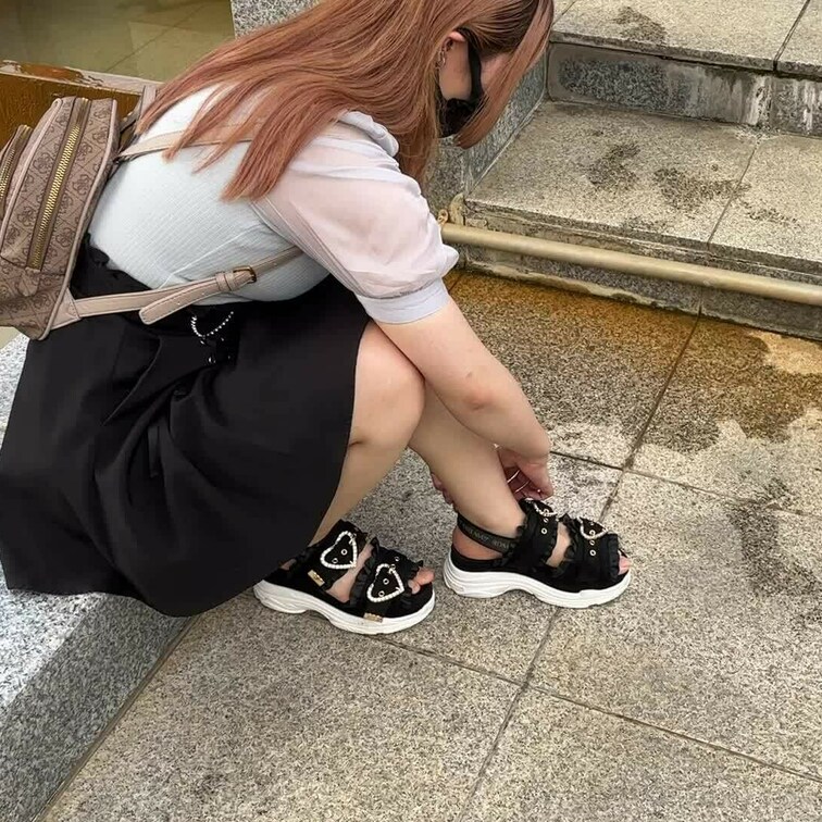 温泉に行く前に足湯に行ってきました🦶♨️

新しい水色のブラウスおろしたてなのです🥰