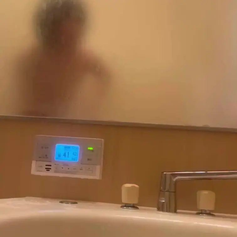 明けましておめでとうございます。
今年もよろしくお願いします🙇

今年一発目の動画もお風呂場からとなります。
頑